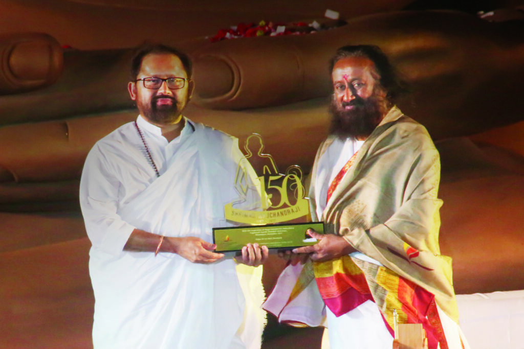 Pujya Gurudevshri Rakeshji with Sri Sri Ravi Shankarji