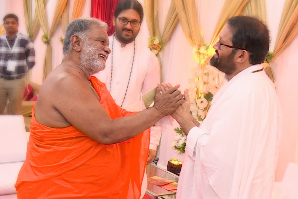 Pujya Gurudevshri Rakeshji with Swami Tadrupanand Saraswatiji