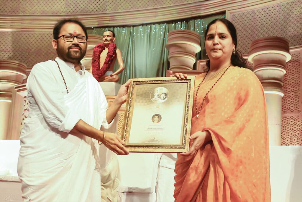 Pujya Gurudevshri Rakeshji with Pujyashri Gurumaa Anandmurti
